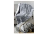 Plaid/couverture Lapin carré éponge, gant de toilette, essuie tout, coussin de chaise, protège matelas, serviette de table, taie, Le Blanc